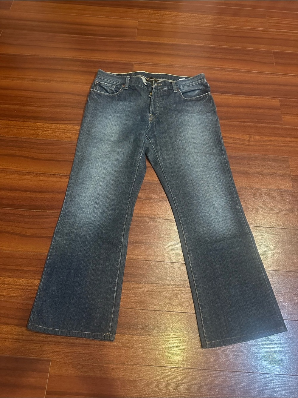 Lucky Brand Men’s Mid-Blue Flare Jeans